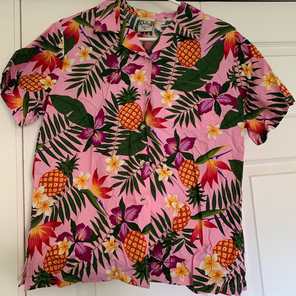Women’s Hawaiian Shirt. Size M. Go Barefoot brand